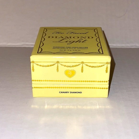 Too Faced •Diamond Light Highlighter • RADIANT PRESSED POWDER💋 - Picture 6 of 6